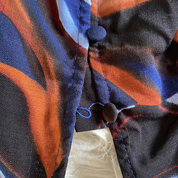 Nine West long sleeve v neck button up navy blue black red blouse shirt sz XS - Picture 16 of 17